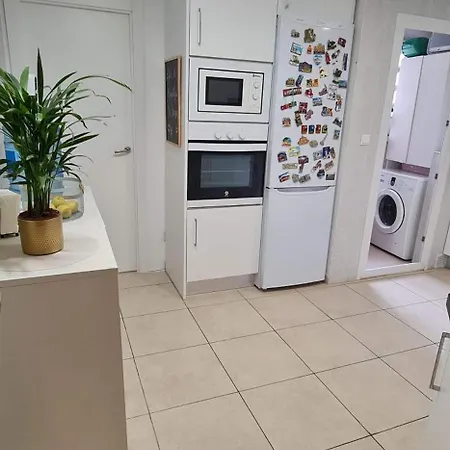 Elegante Con Bano Compartido Marbella